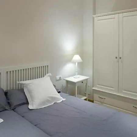 Flateli Pelayo H1 Apartman *